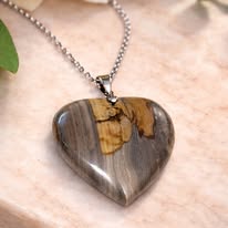 Collier cœur en pierre naturelle