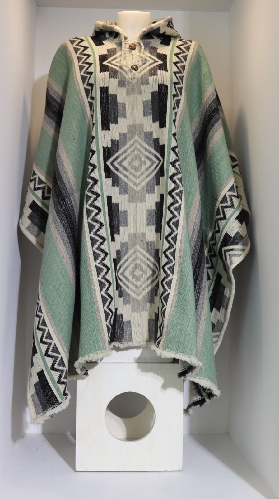 Poncho ethnique à capuche