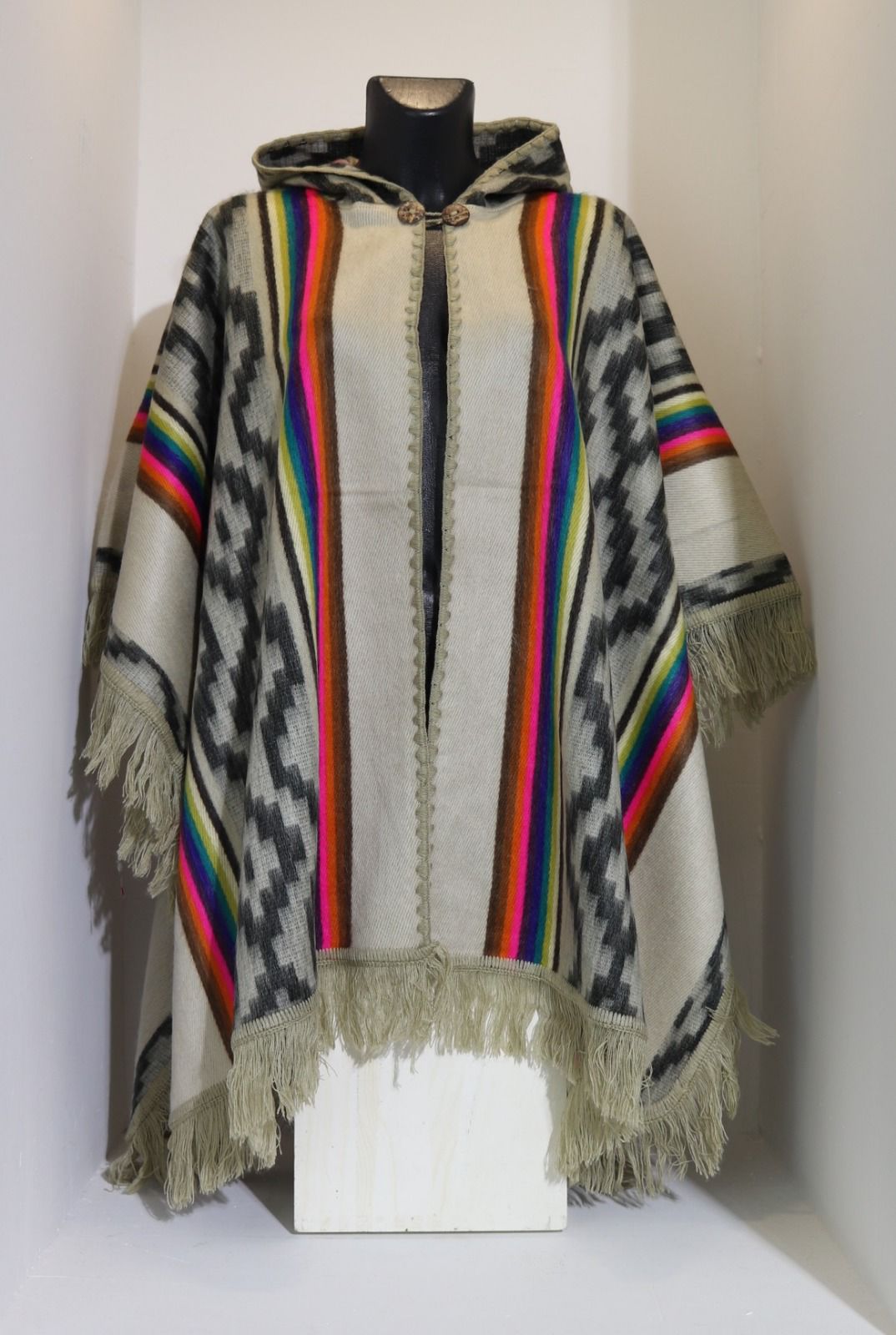 Poncho à capuche ethnique