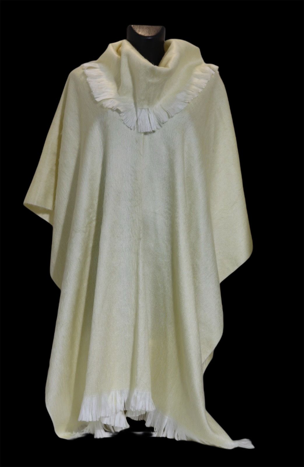 Poncho en laine crème