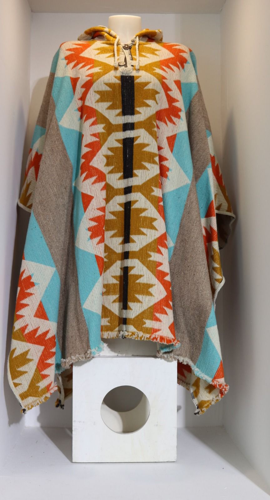 Poncho ethnique à capuche
