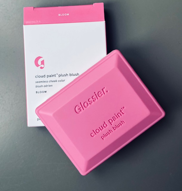 GLOSSIER - Cloud Paint Plush Blush