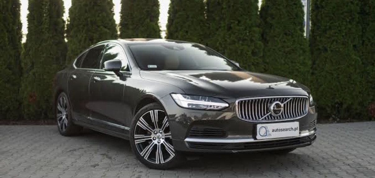 City LaGuardia Sedan car