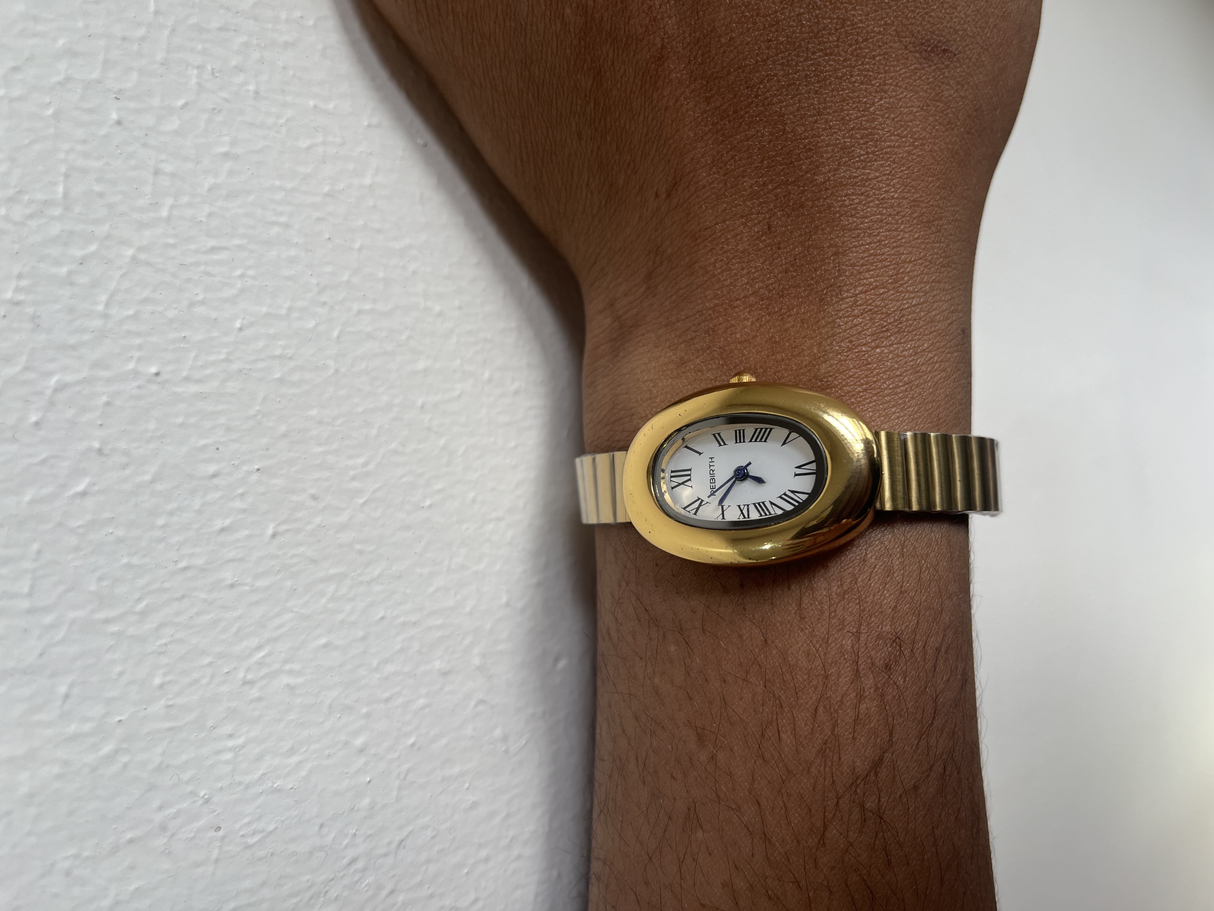 Elegant Gold Oval Wristwatch