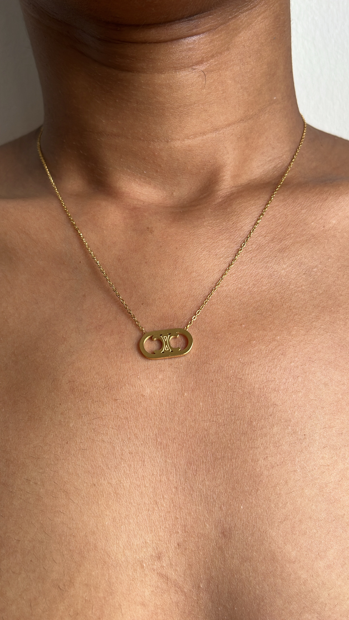 Minimalist Gold Pendant Necklace