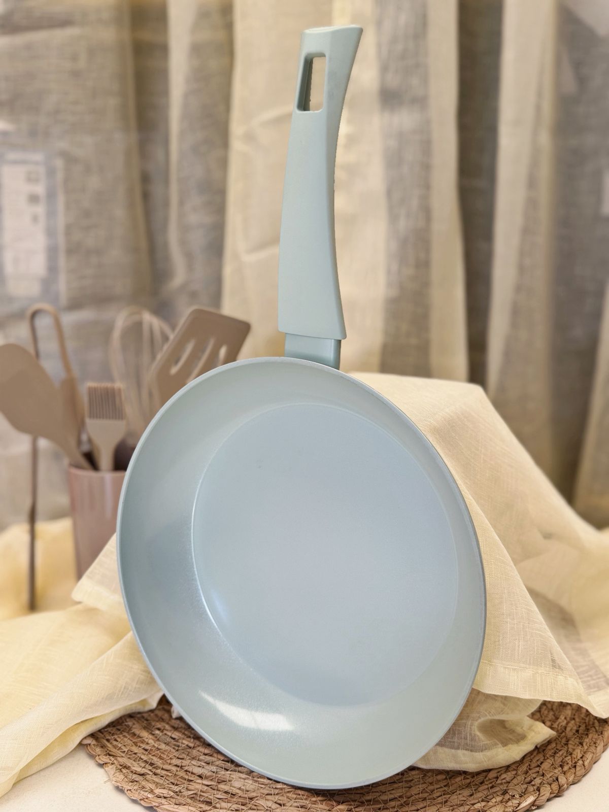 Sartén antiadherente pastel