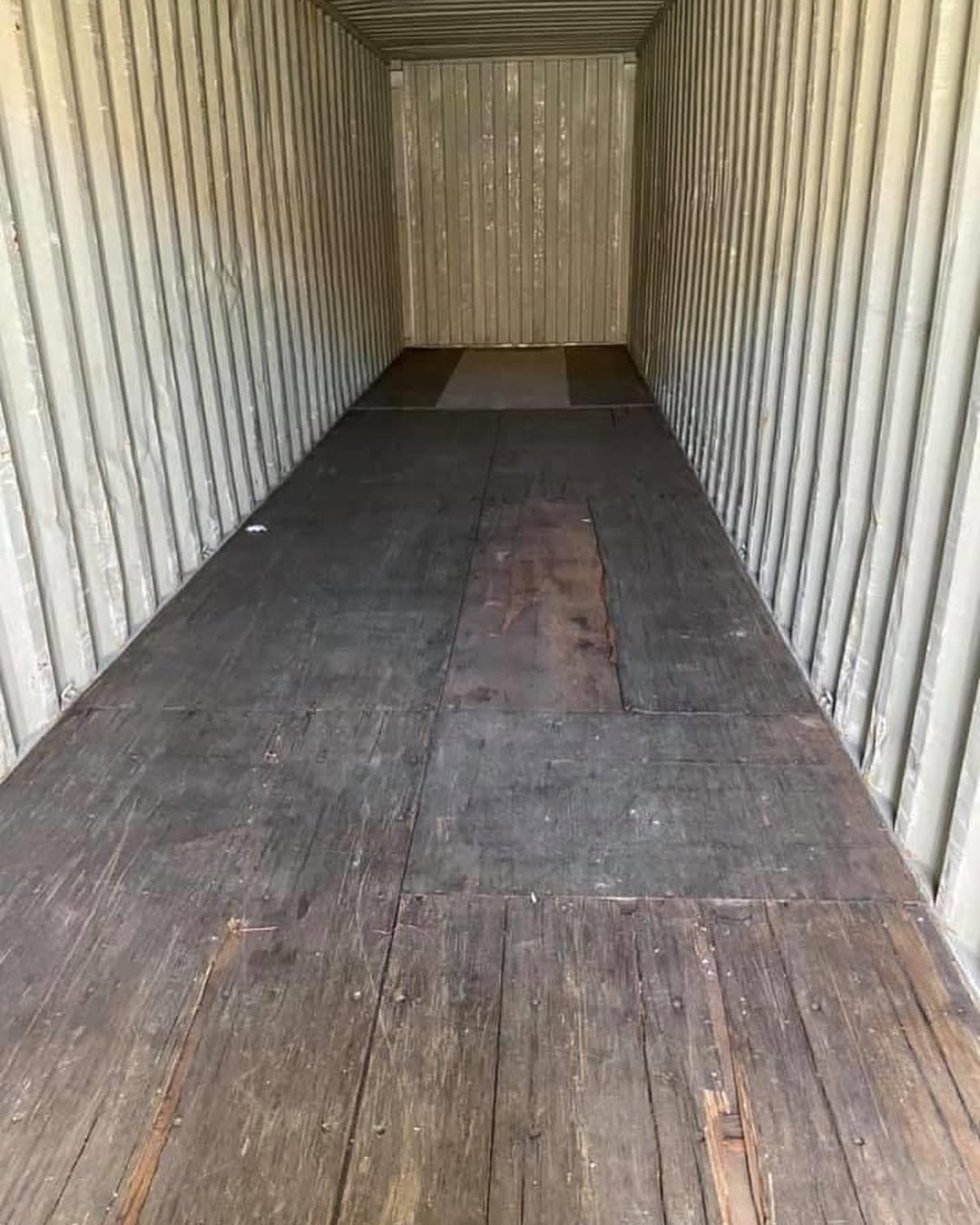 USED SHIPPING CONTAINER