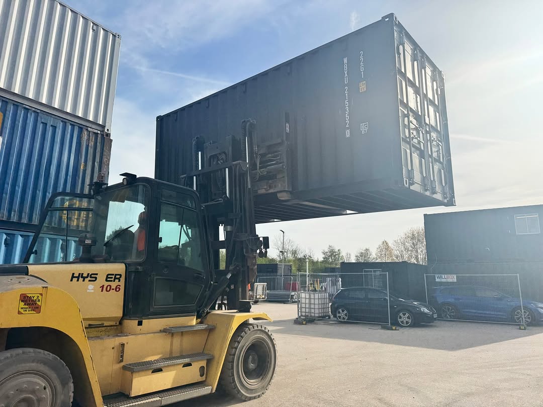 20FT SHIPPING CONTAINER (6M STANDARD CONTAINER)