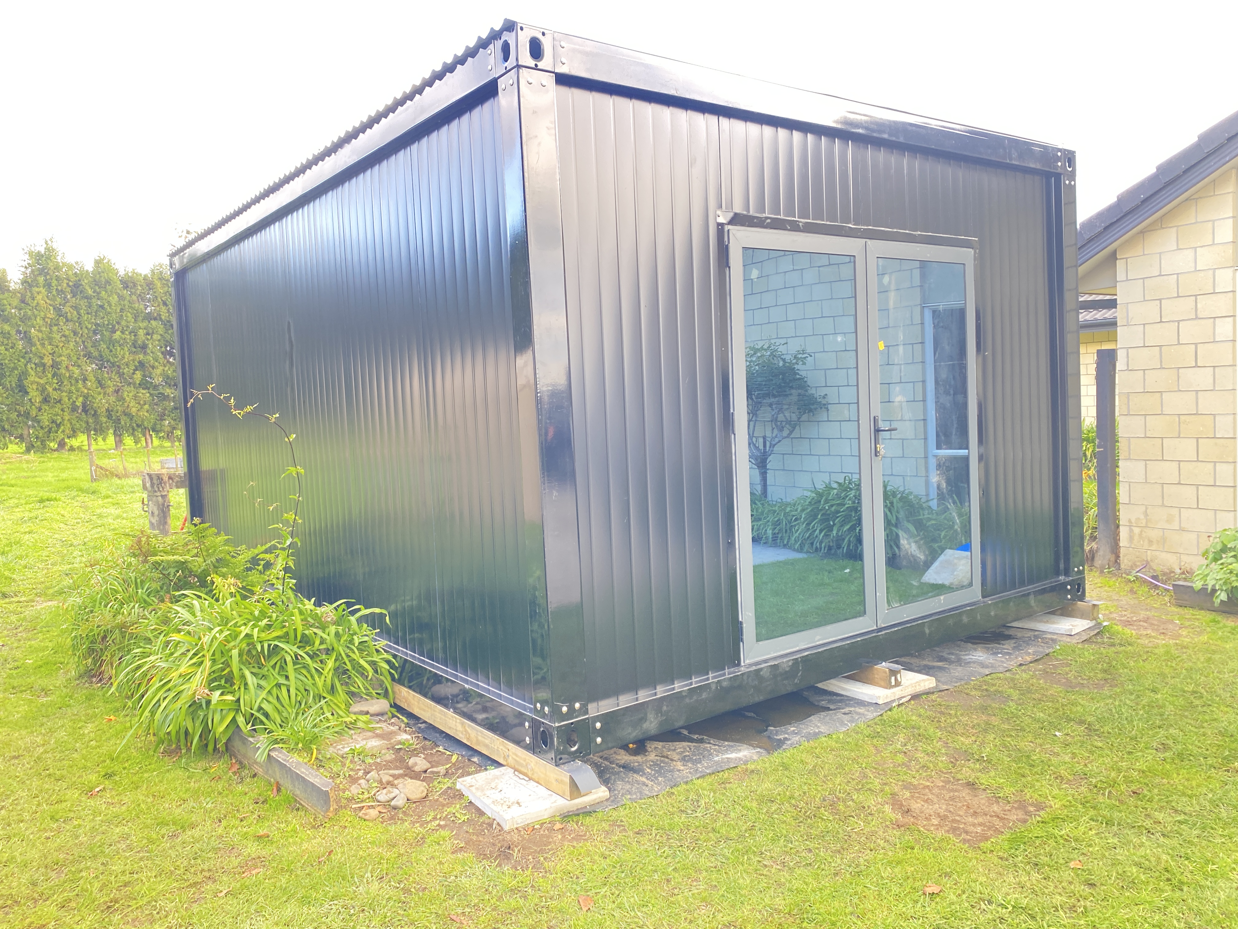 Modern Steel Garden Office Pod