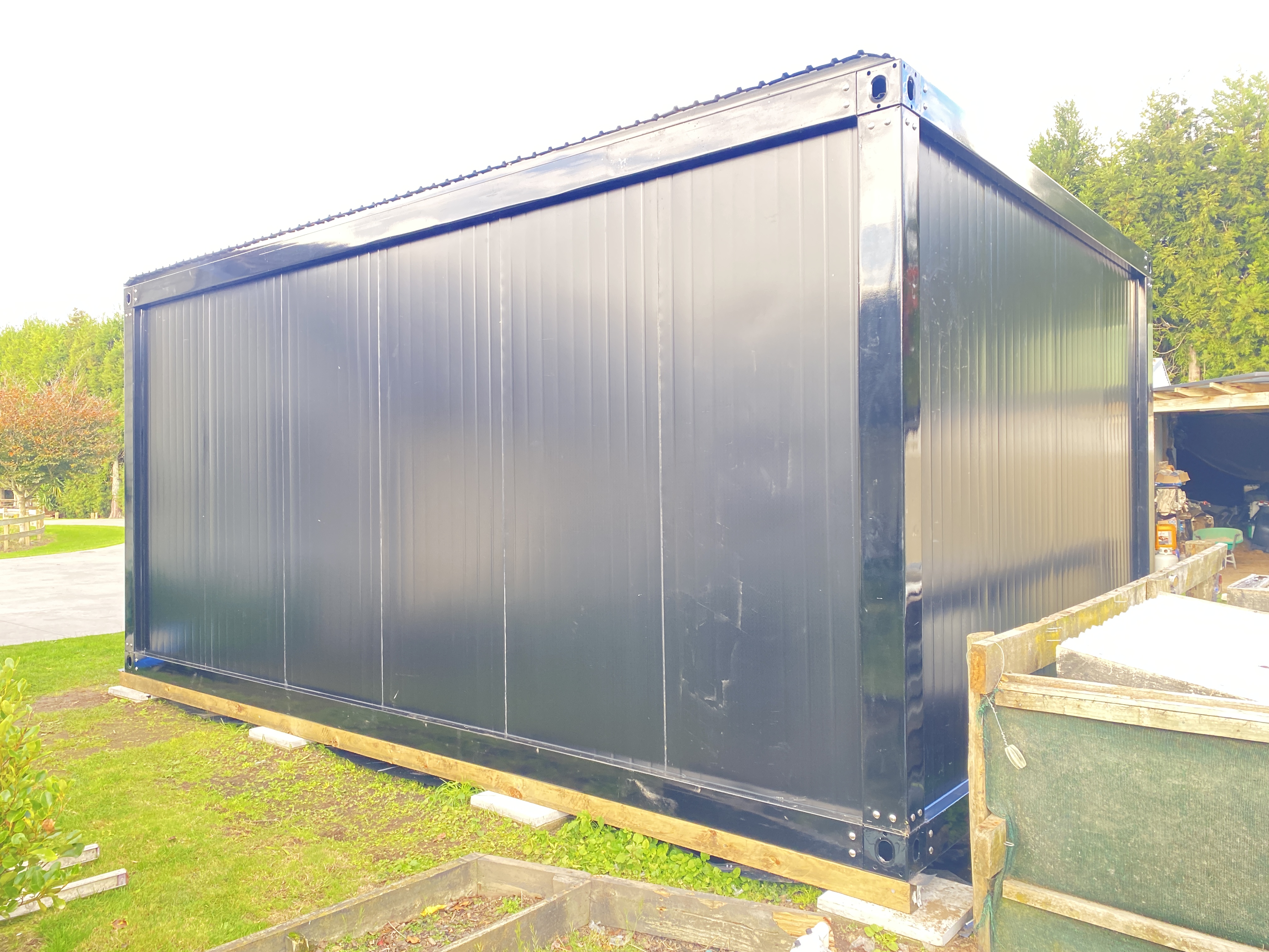 Modern Steel Garden Office Pod
