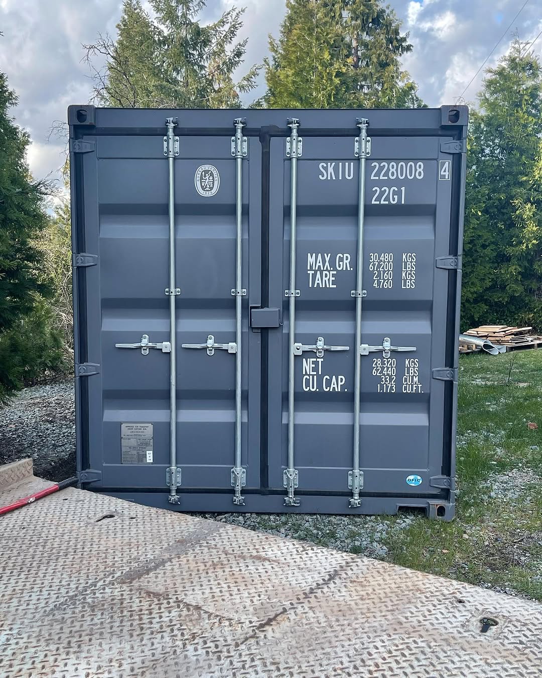 20FT SHIPPING CONTAINER (6M STANDARD CONTAINER)