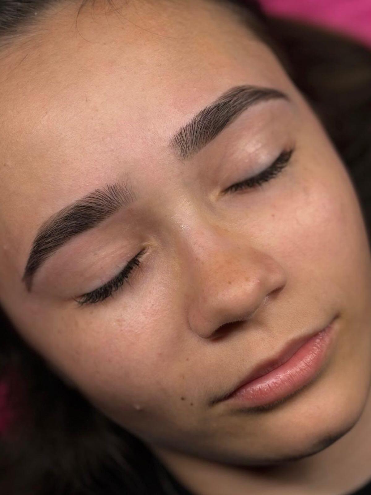 Eyebrow Design & Tint