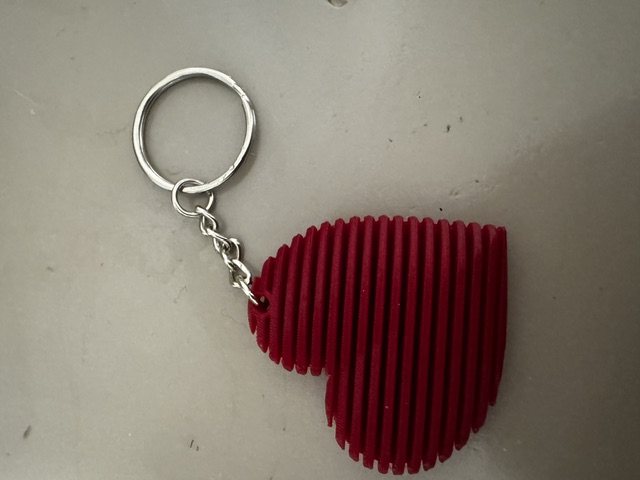 Portachiavi a forma di cuore rosso