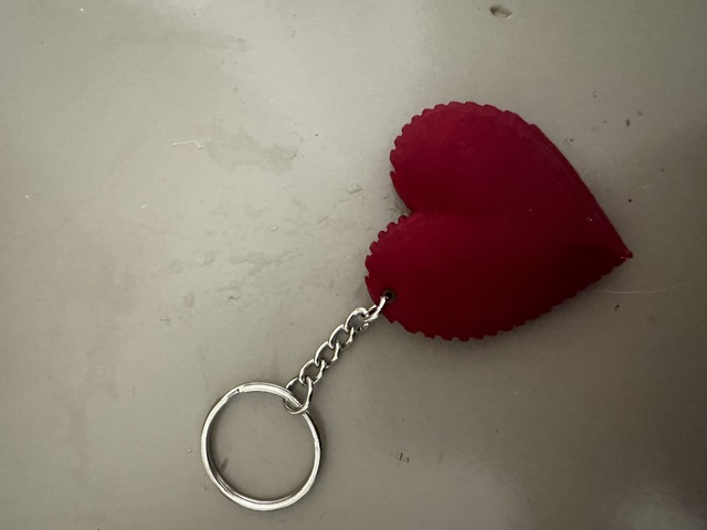 Portachiavi a forma di cuore rosso