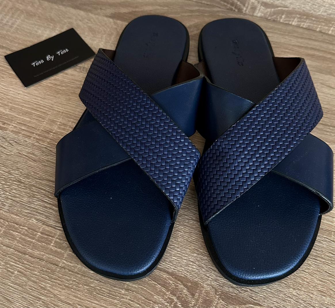 Les Sandales Croisées