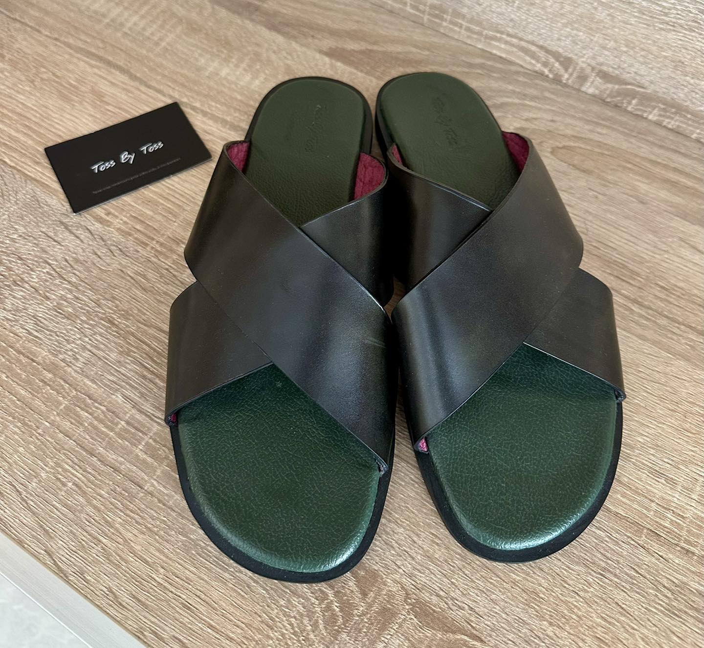 Les Sandales Croisées