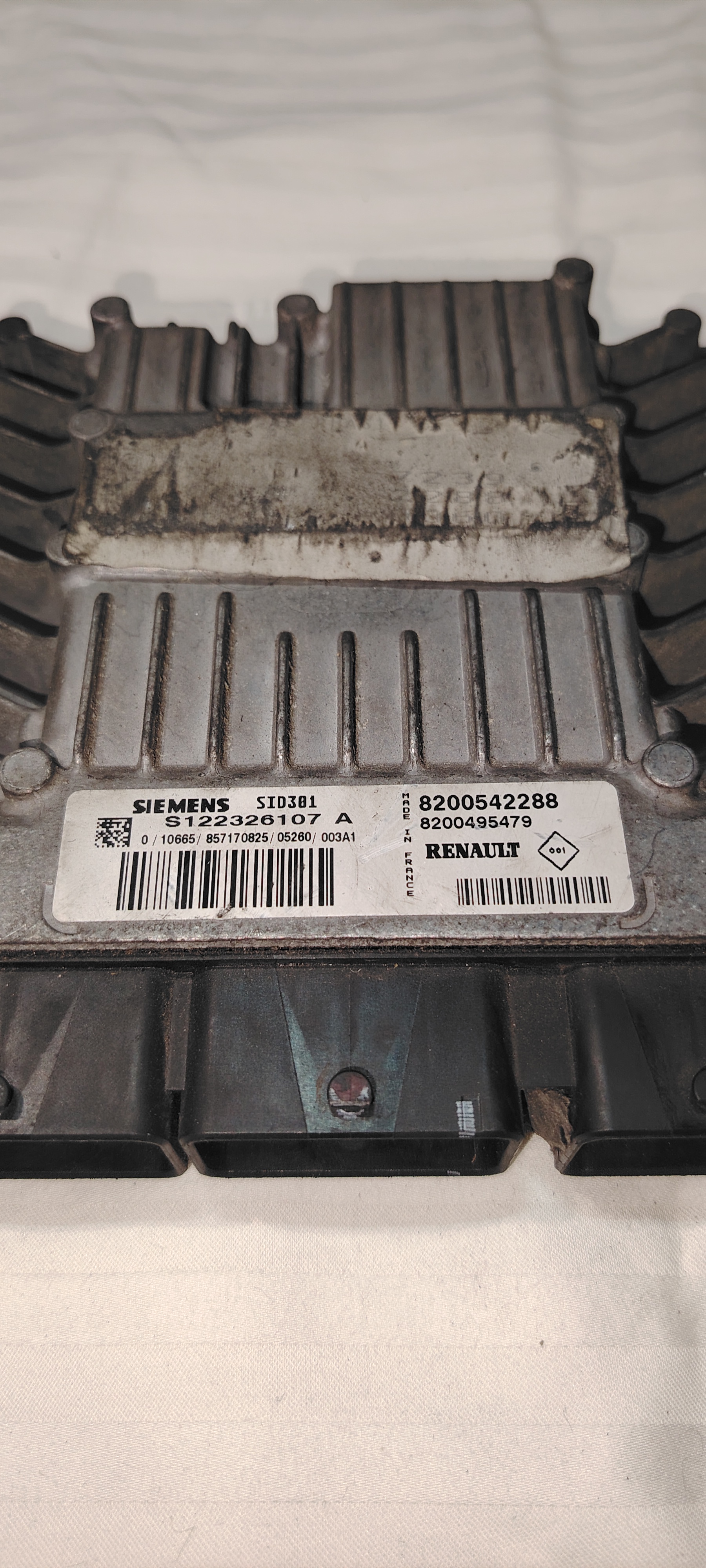 CALCULATEUR MOTEUR SID301 S122326107A 8200542288 8200495479 PEUGEOT CITREON