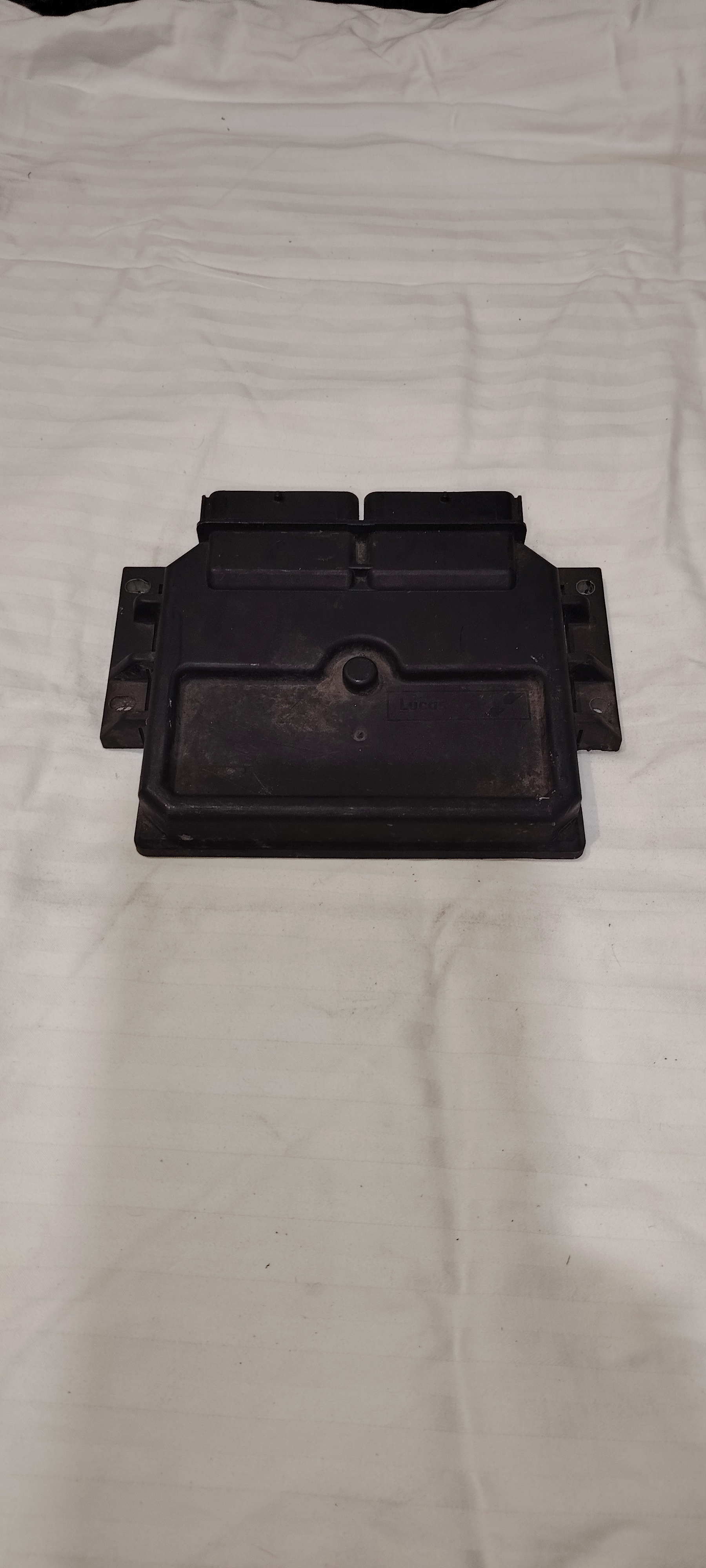 CALCULATEUR MOTEUR DCU3R 7700114873 HOM7700105954 RENAULT