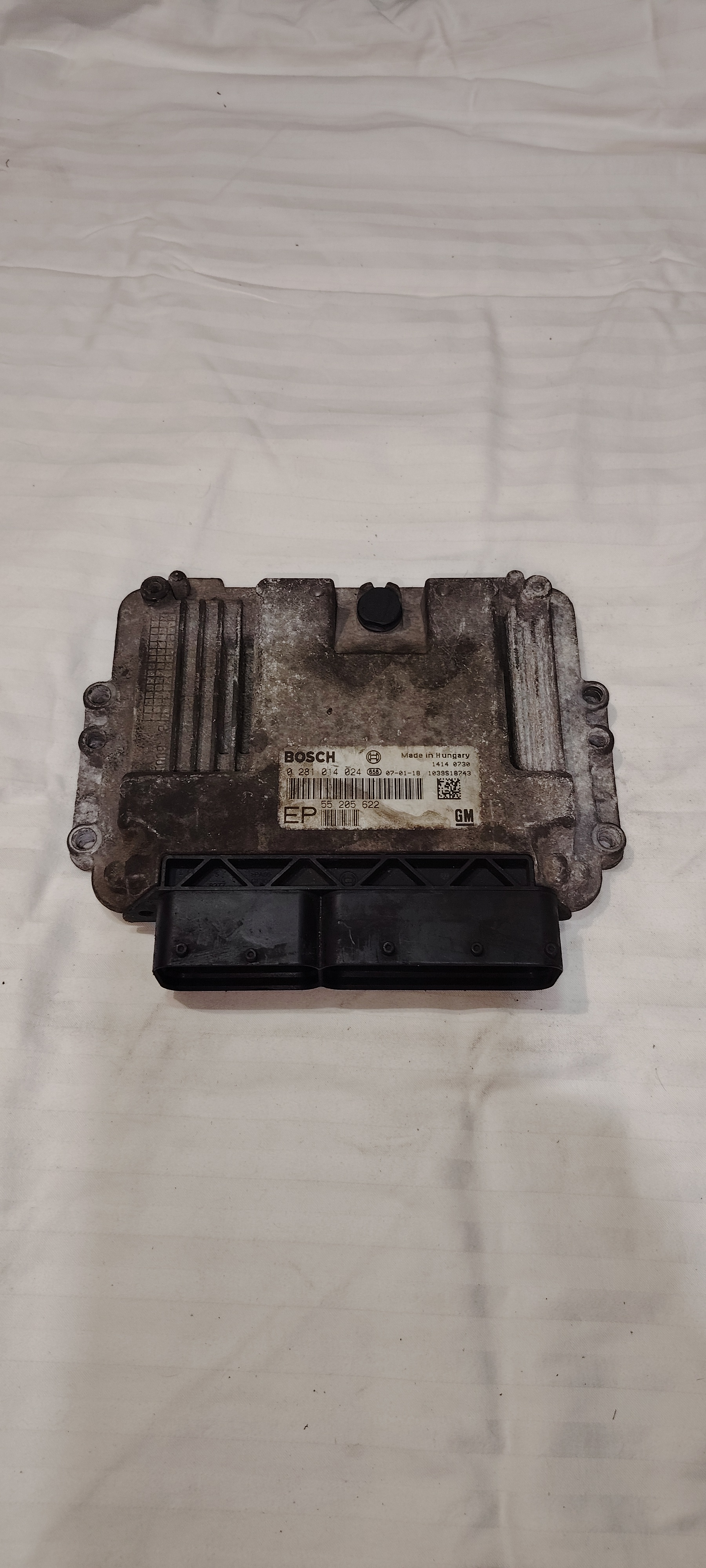 CALCULATEUR MOTEUR EDC16C39 0281014024 55205622 EP opel