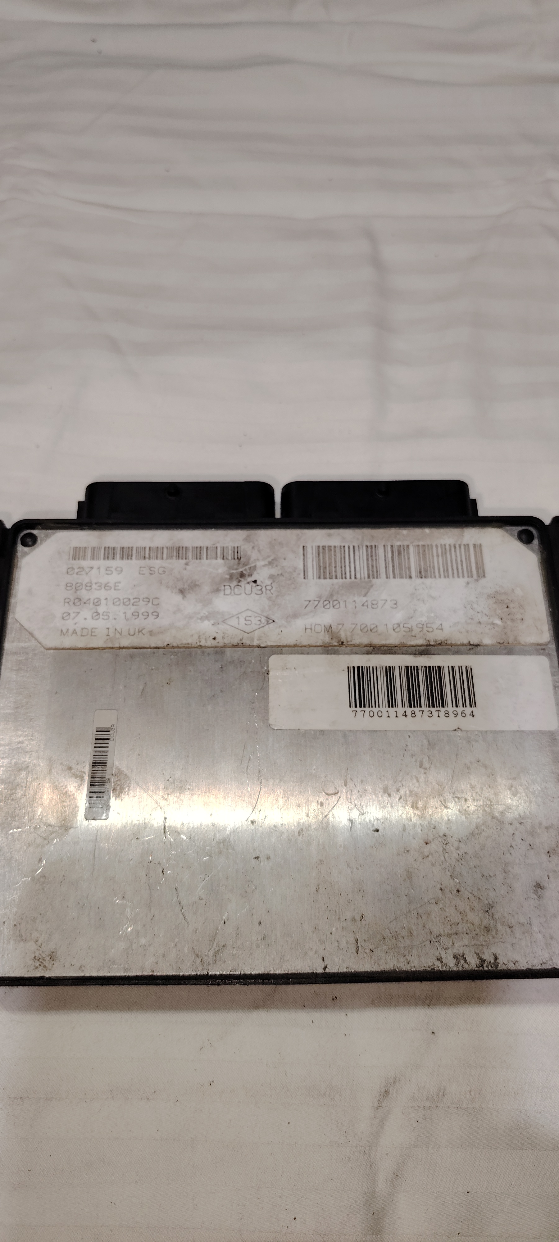 CALCULATEUR MOTEUR DCU3R 7700114873 HOM7700105954 RENAULT