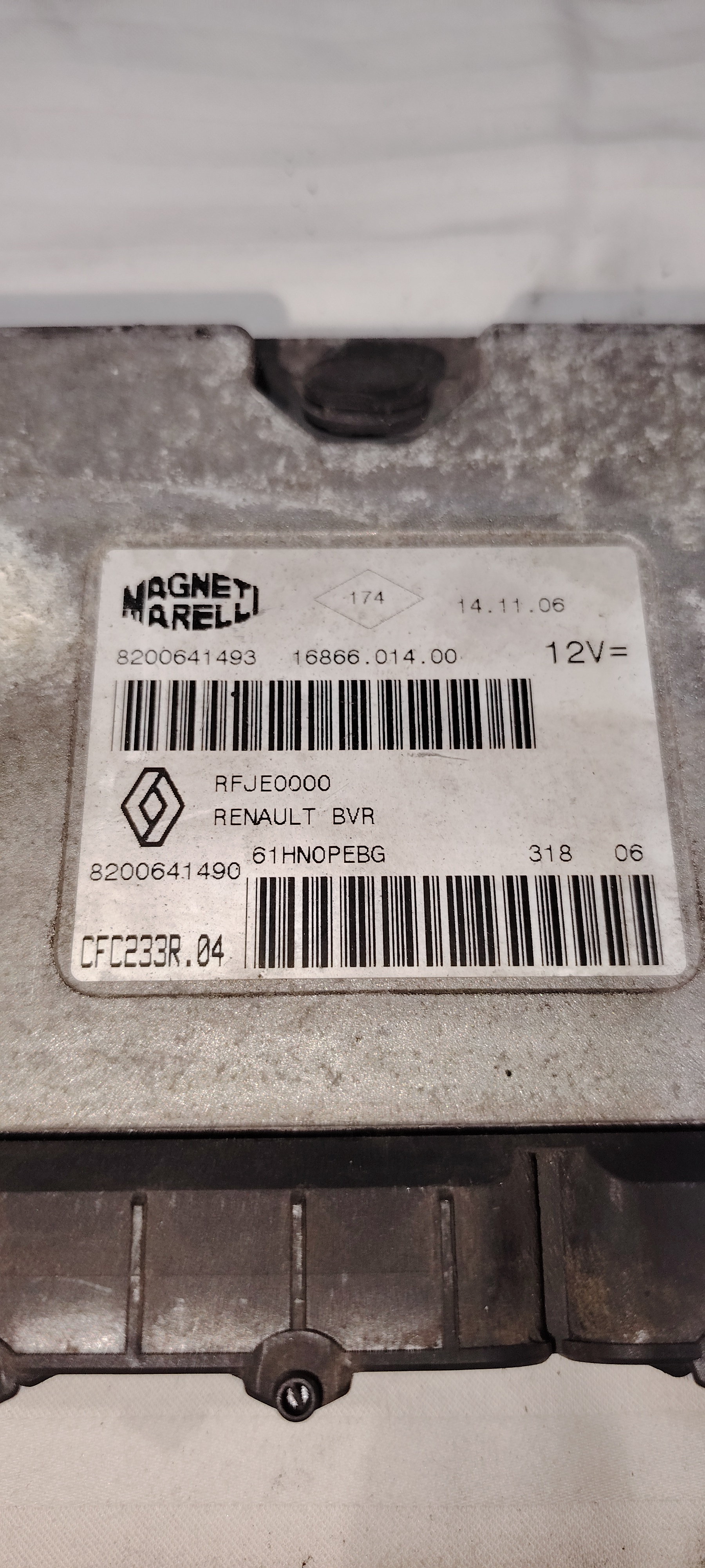 calculateur de boite de vitesse renault 8200641493  8200641490
