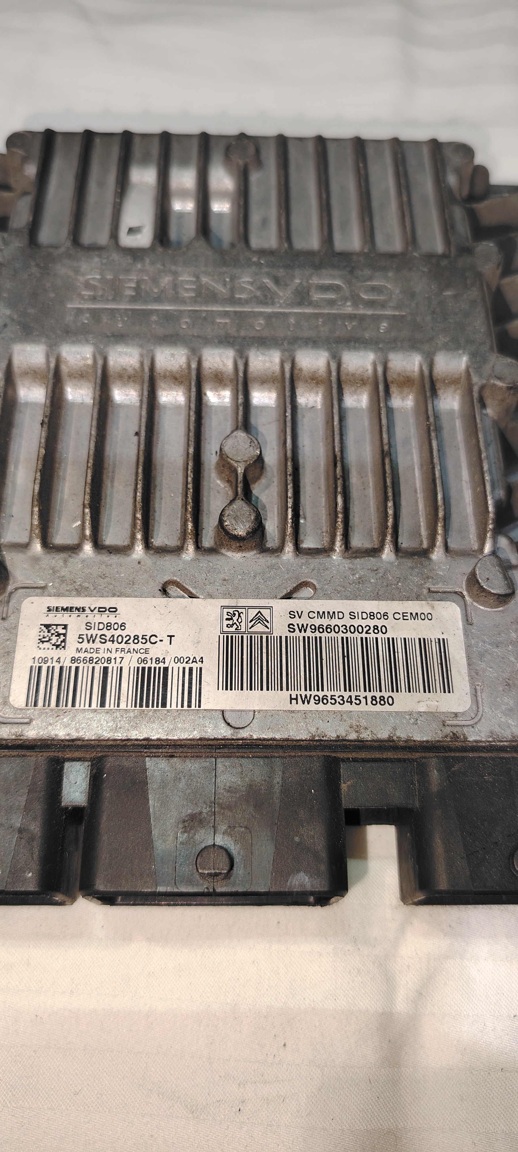 CALCULATEUR MOTEUR SID806 5WS40285C-T 9660300280 9653451880 PSA