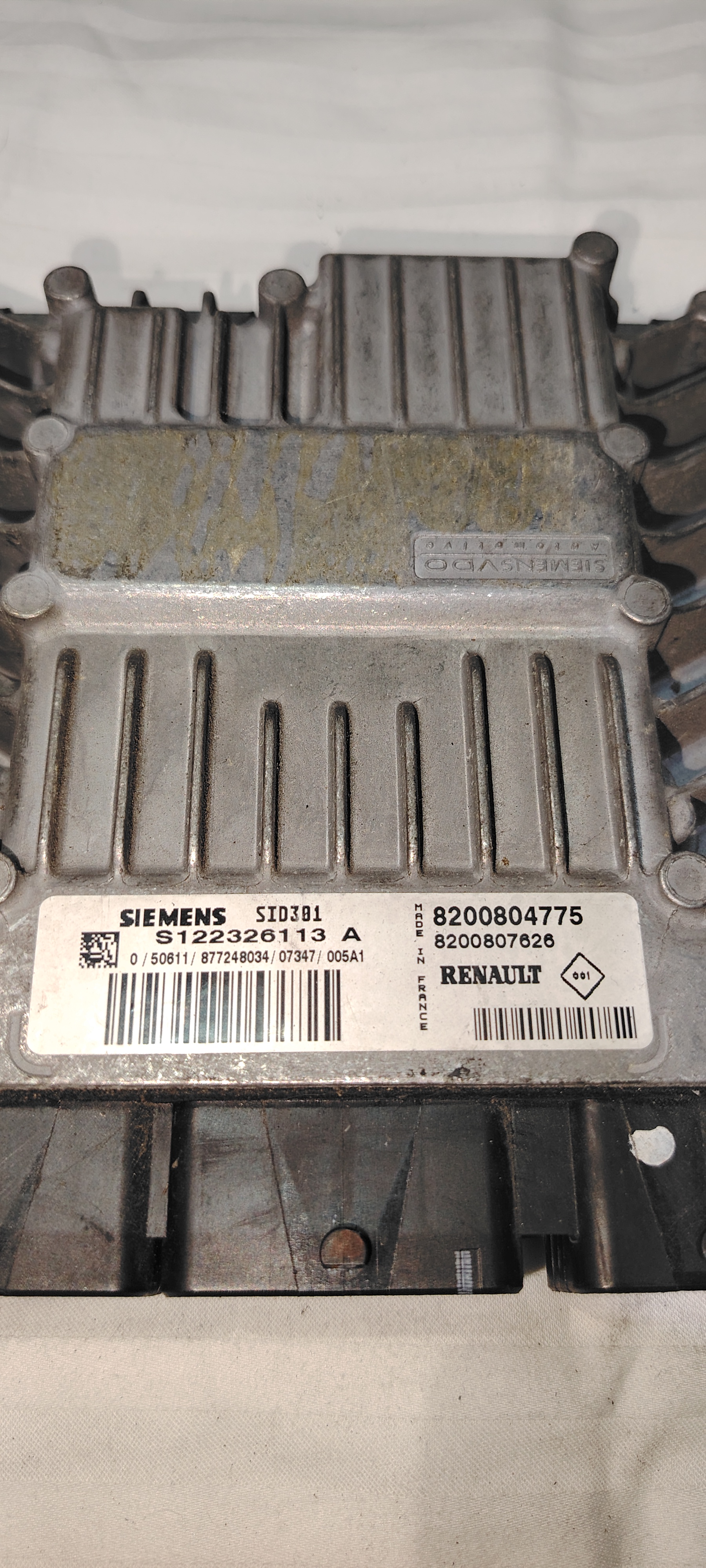 Calculateur Moteur sid301 Siemens S122326113A 8200804775 8200807626  Renault 