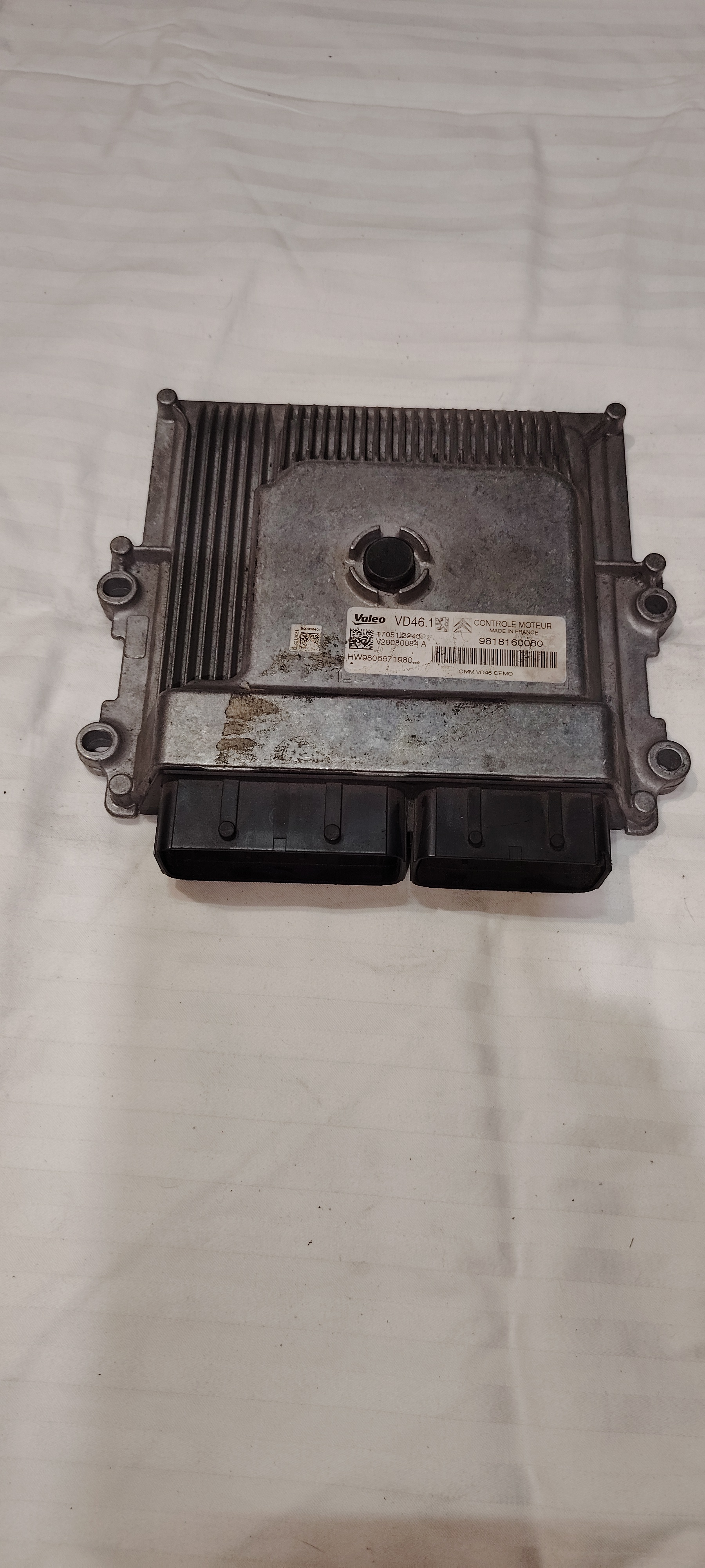 CALCULATEUR MOTEUR VD46.1 9818160080 9806671980 V29080084A PSA