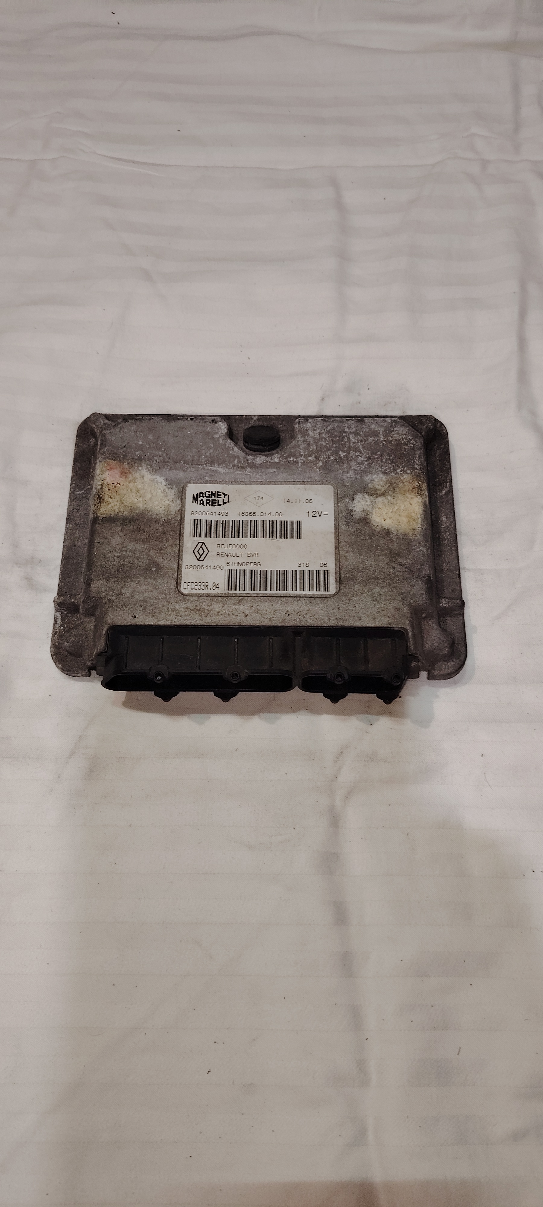 calculateur de boite de vitesse renault 8200641493  8200641490