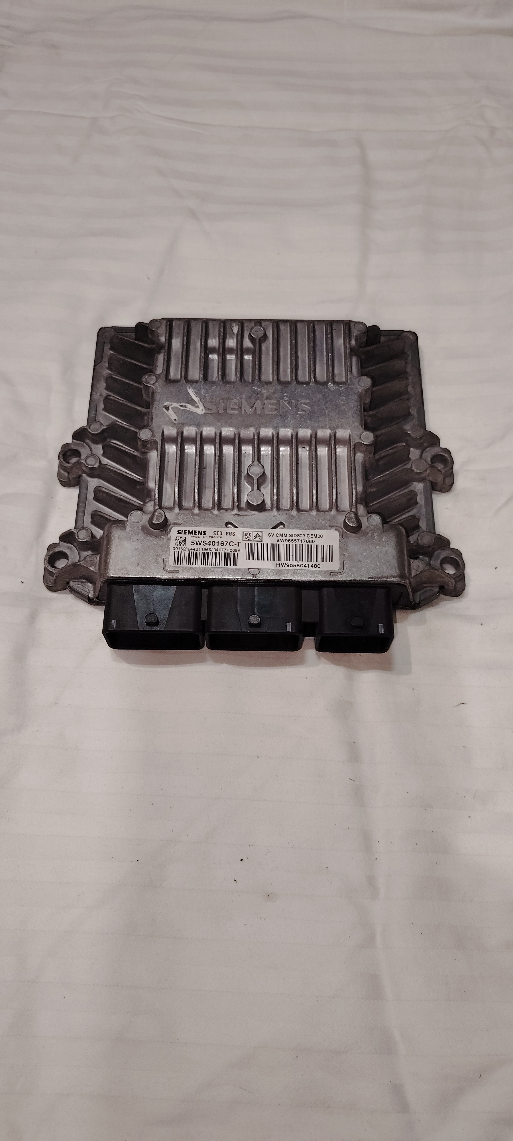 CALCULATEUR MOTEUR SID803 5WS40167C-T 9655717080 9655041480