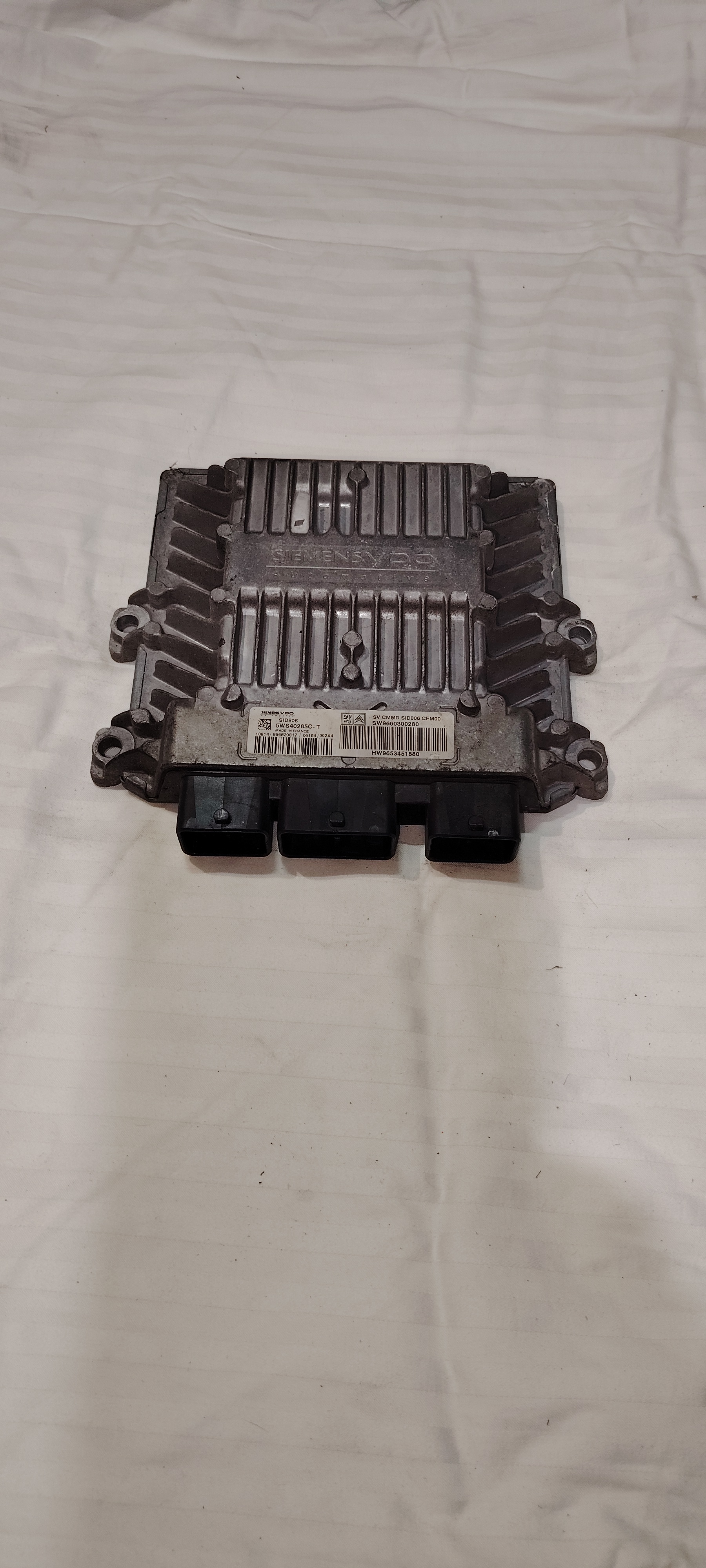 CALCULATEUR MOTEUR SID806 5WS40285C-T 9660300280 9653451880 PSA