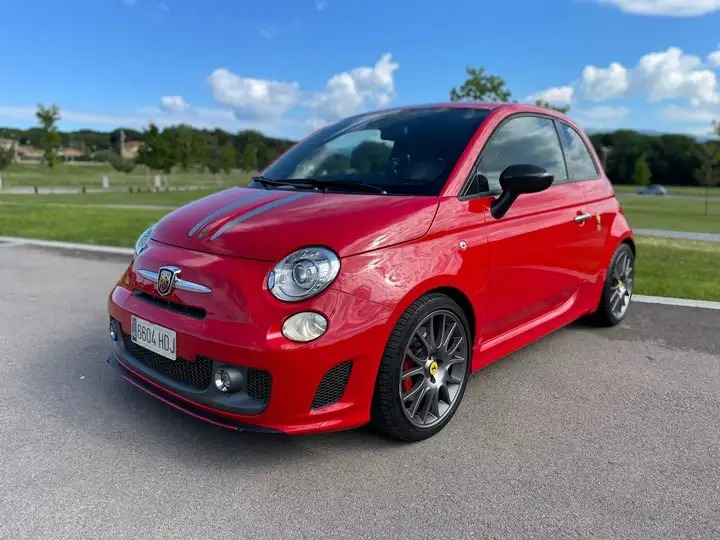 Abarth 695 Tributo Ferrari Rojo Corsa Aut.