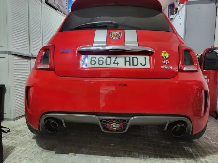 Abarth 695 Tributo Ferrari Rojo Corsa Aut.