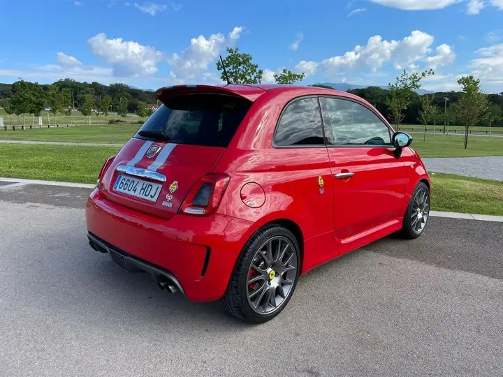 Abarth 695 Tributo Ferrari Rojo Corsa Aut.