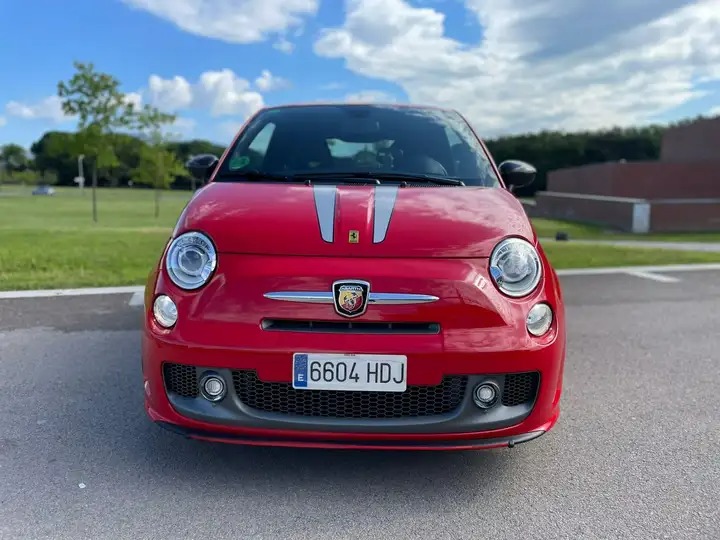 Abarth 695 Tributo Ferrari Rojo Corsa Aut.