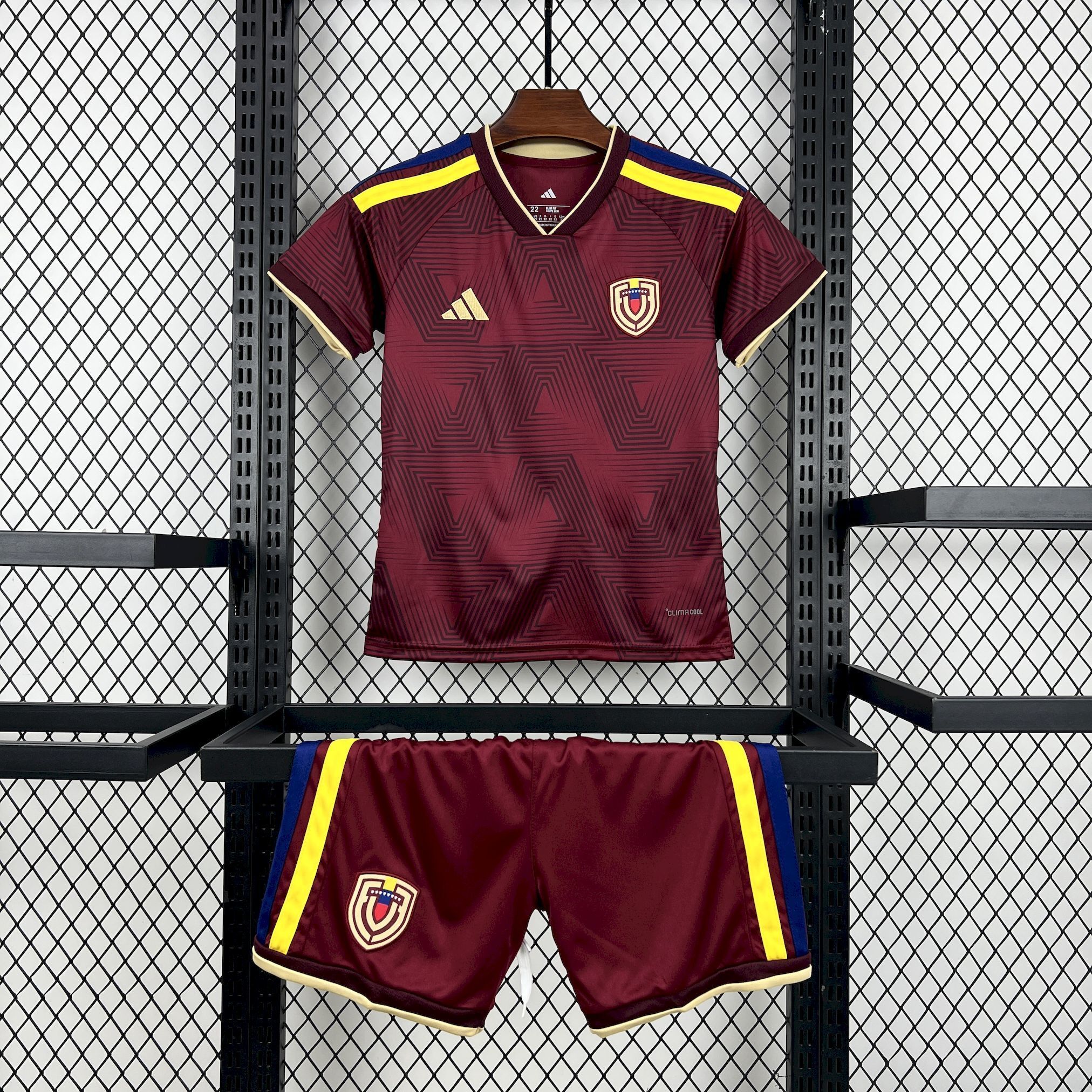 2026 conjunto 1ª equipación adulto-niños