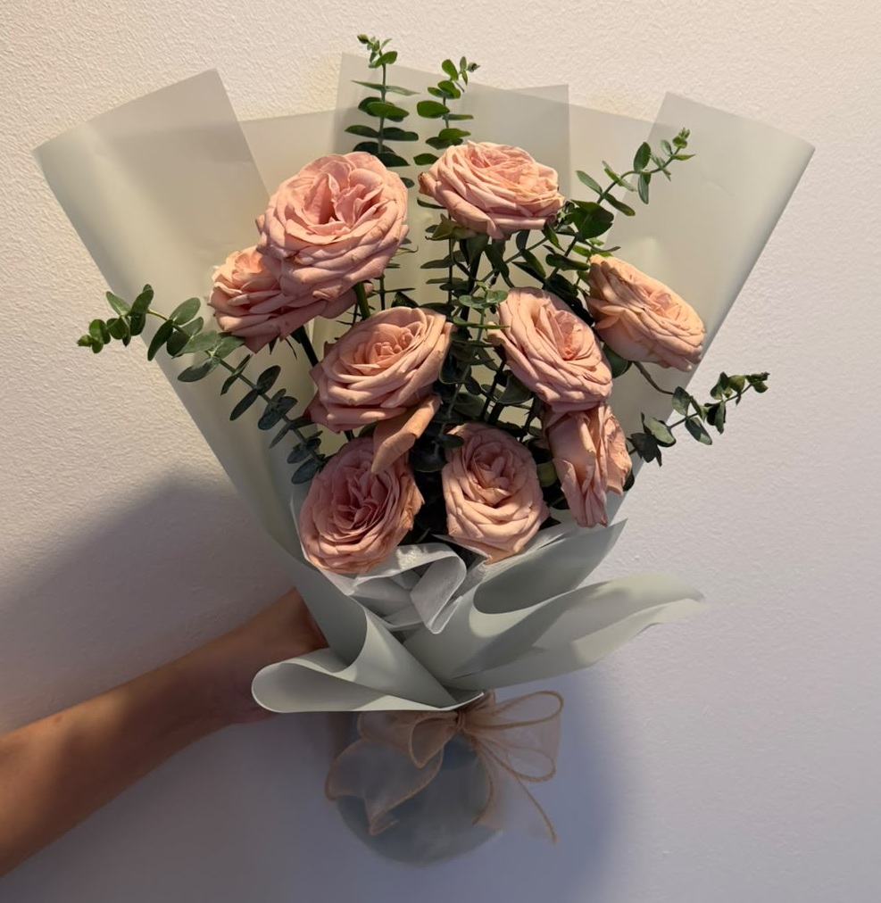 Elegant Cappucino Rose Bouquet