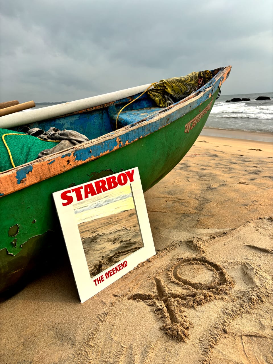 ALBUM COVER MIRROR - THE WEEKEND'S STARBOY