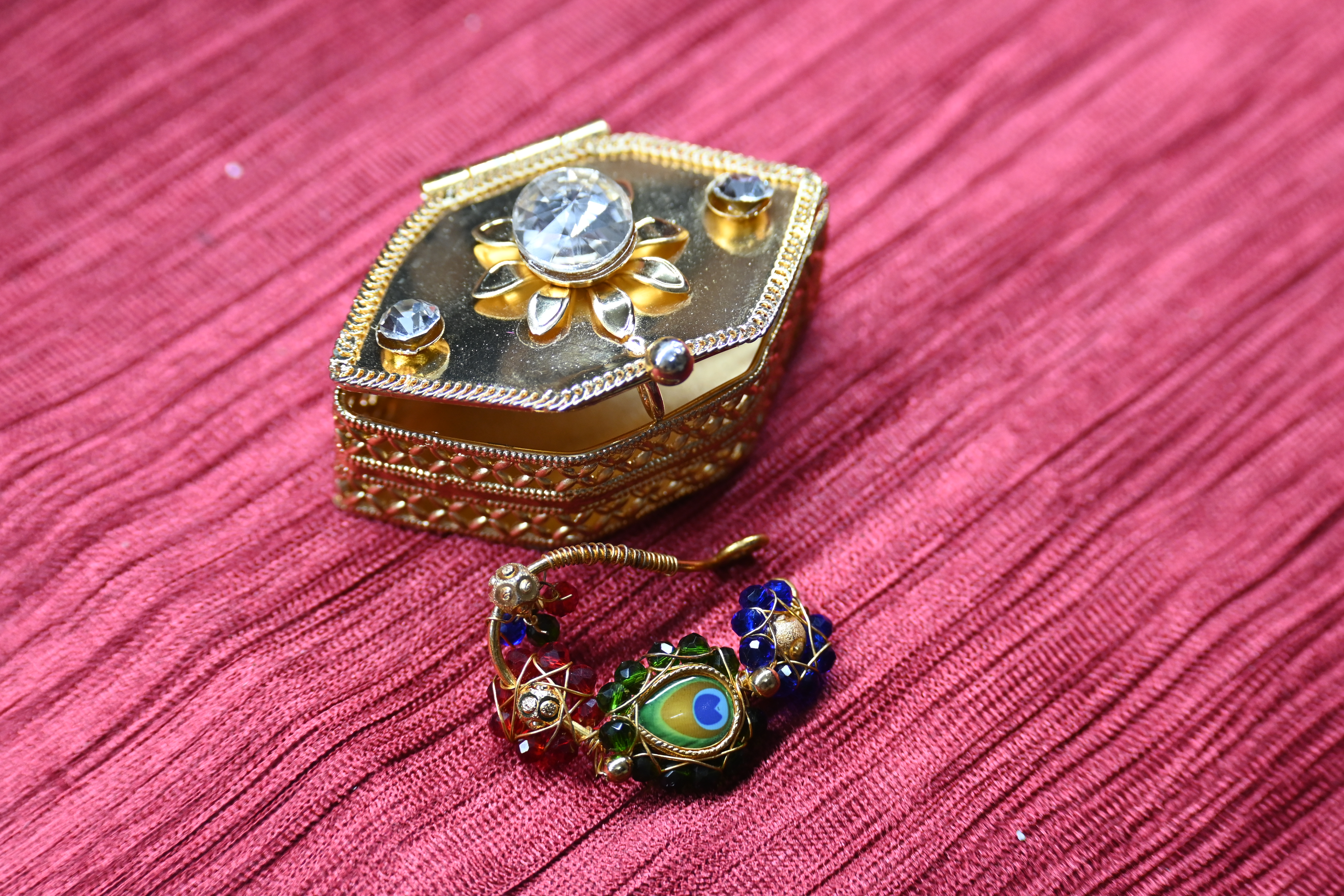 Decorative Traditional Nose Ring With Jewelry Box  