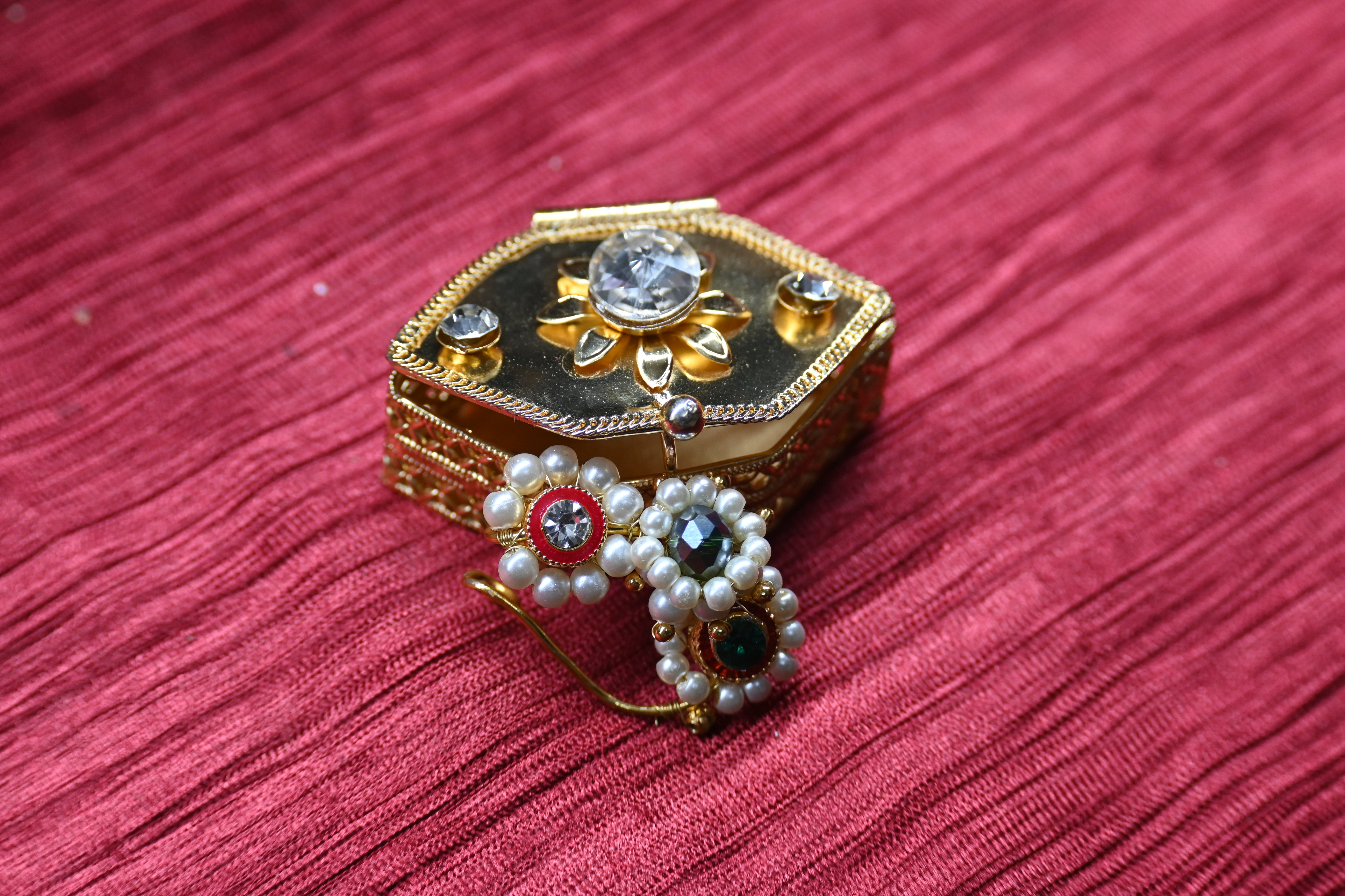 Elegant Pearl Nath Ornate Jewelry Box