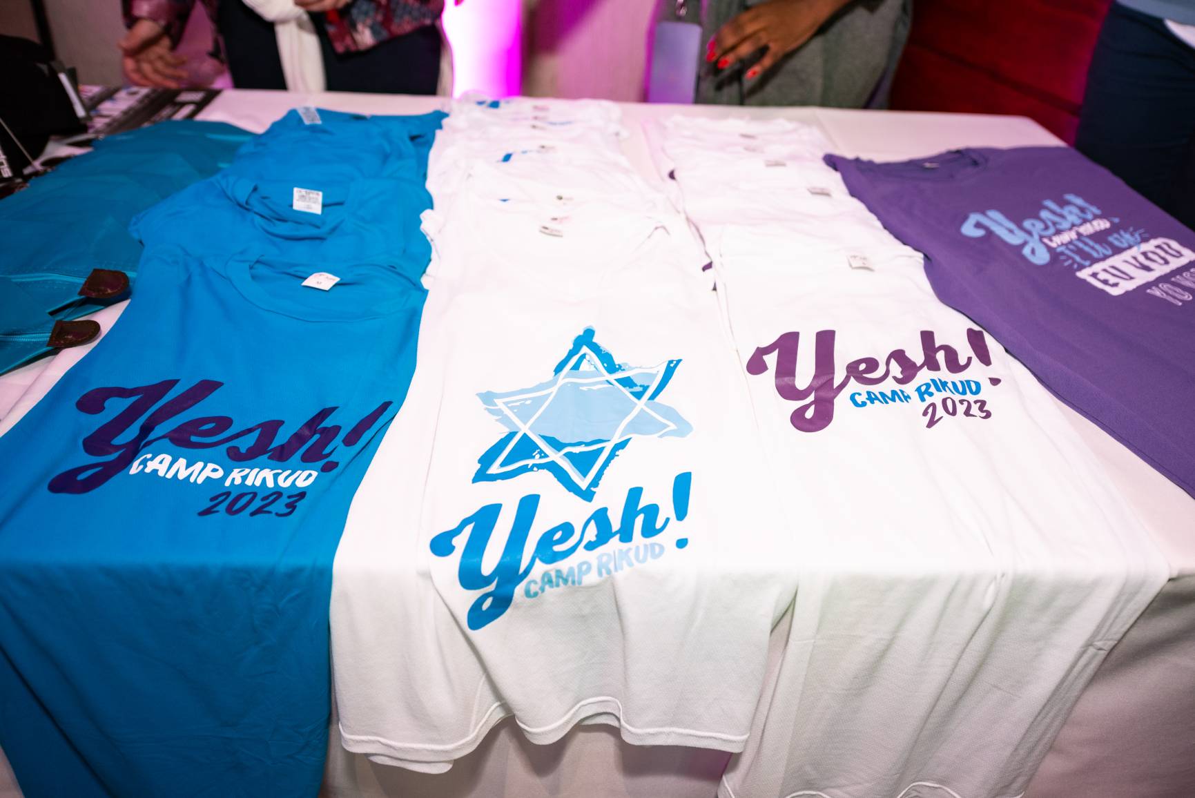 Camiseta Yesh! Camp Kinud 2023