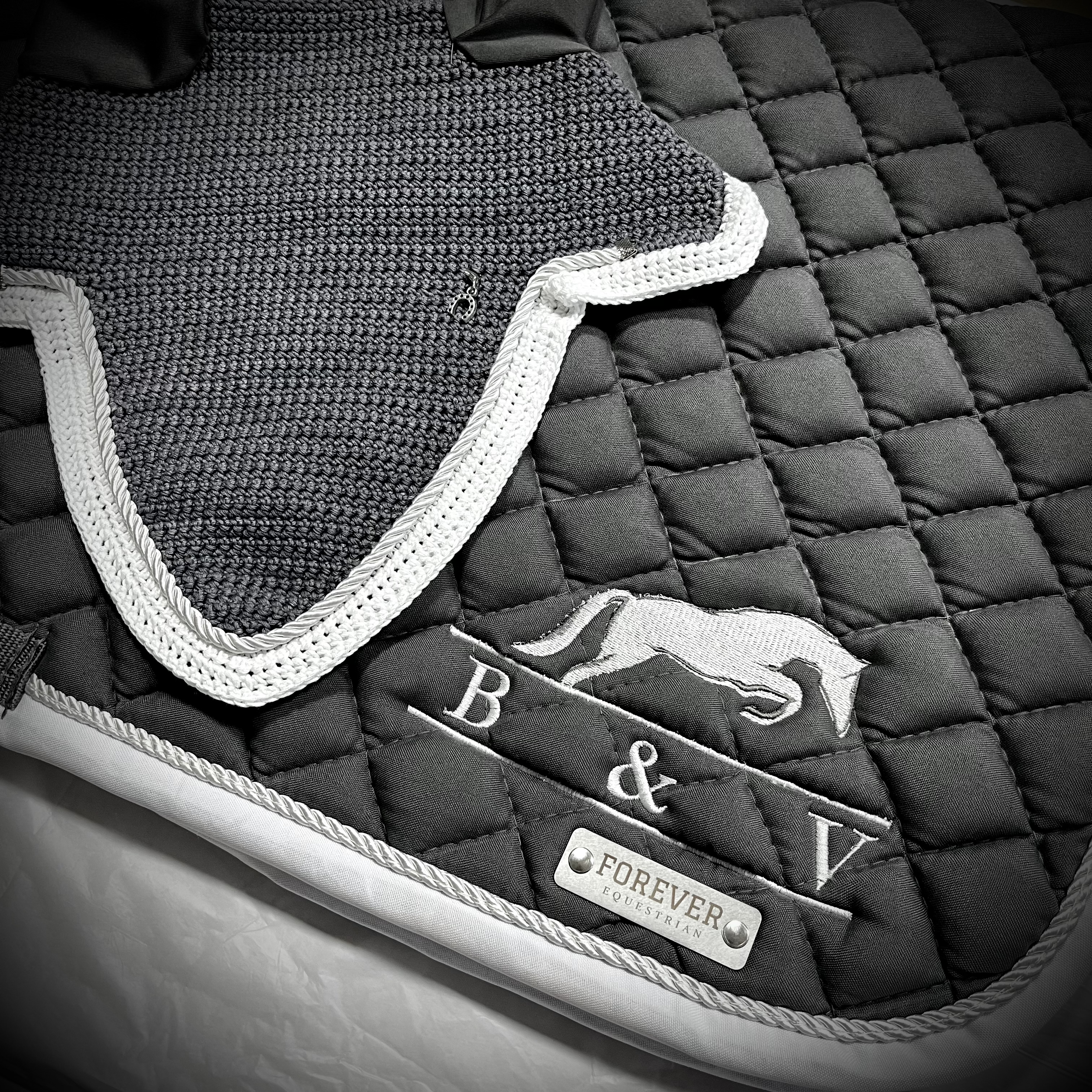 CONJUNTO CON CORDÓN DE SEDA