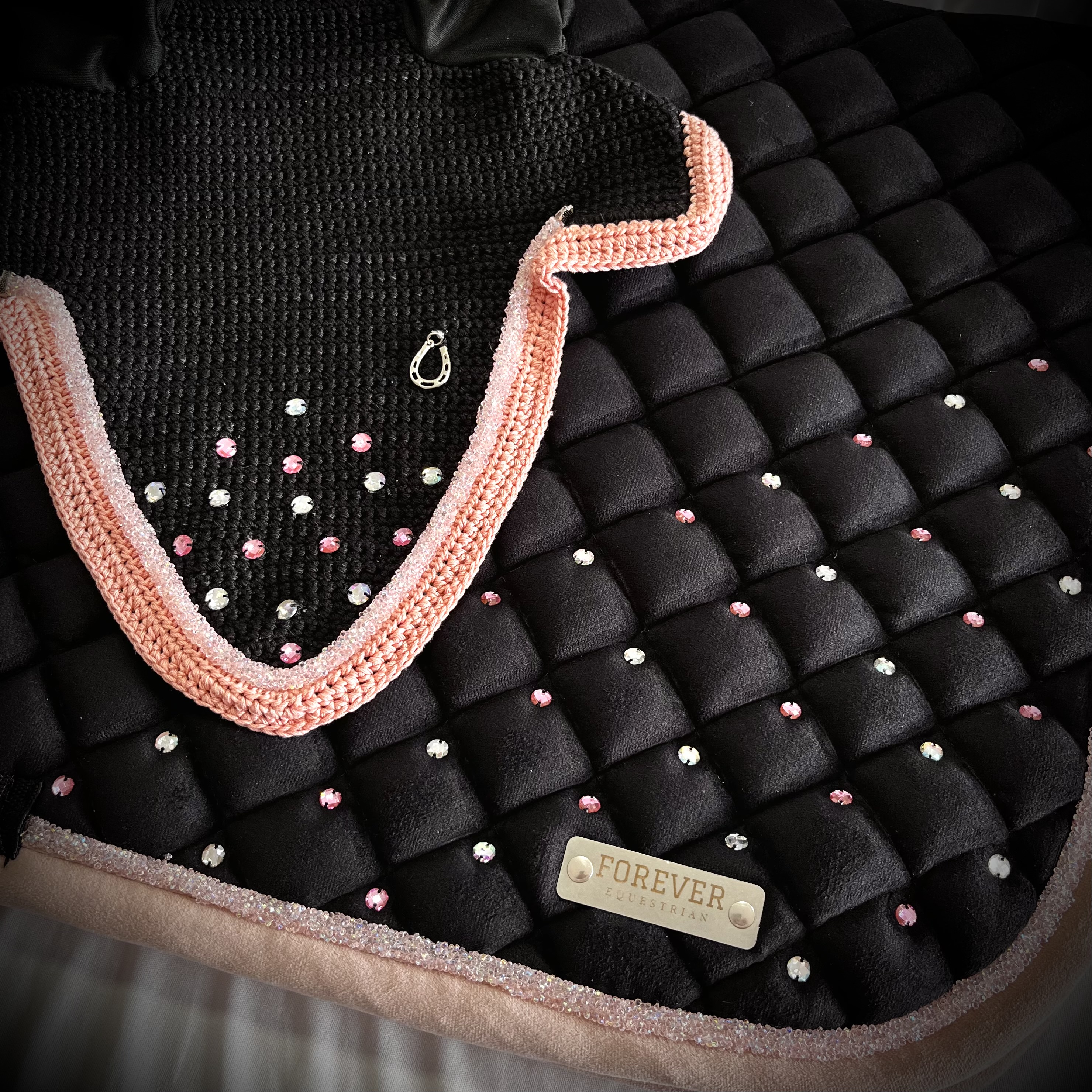 CONJUNTO CON CORDON DE CRISTALES + GEMAS