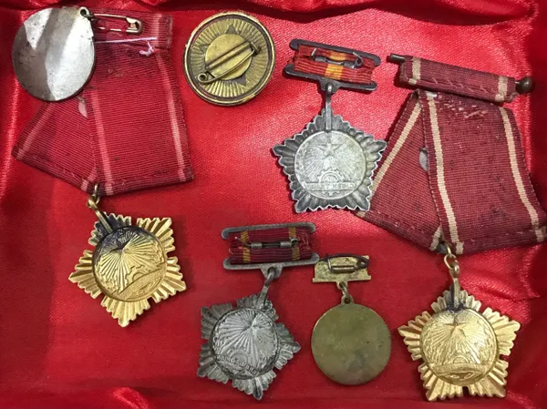 ORIGINAL ALL SET OF VIETCONG/VIETMINH MEDAL(No Box)