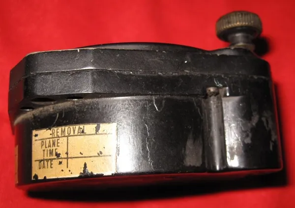 US WAR CIVIL 8 DAYS WATCH 24 HOURS CLOCK VINTAGE DATE ON AUG 30 1949 WALTHAM