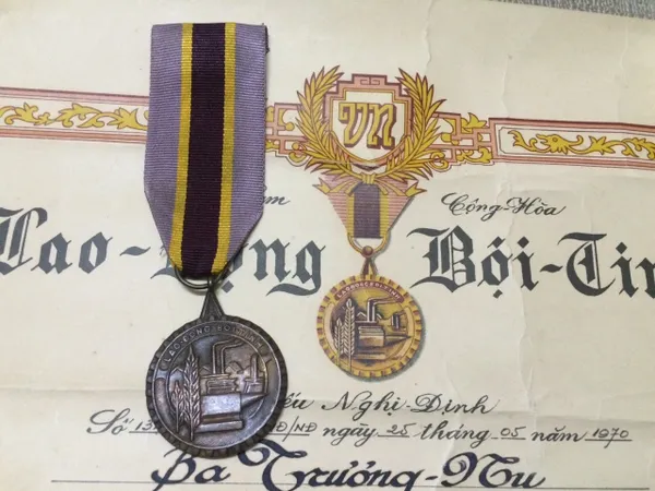 Original ARVN Documentation Certified South Vietnam Labor Medal
