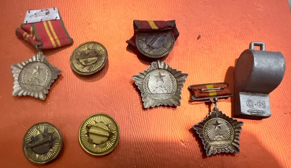 NVA Vietcong PAVN Chuen Thang Medal & Yellow Star in the north vietnam Metal Pin (7pcs) + PAVN Whistle