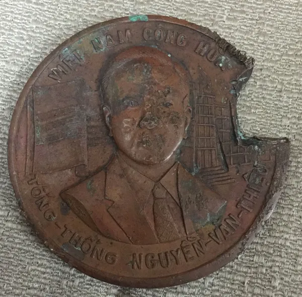 %100 Authentic Warranty Republic Of Svn President " Nguyen Van Thieu " Medal Coin