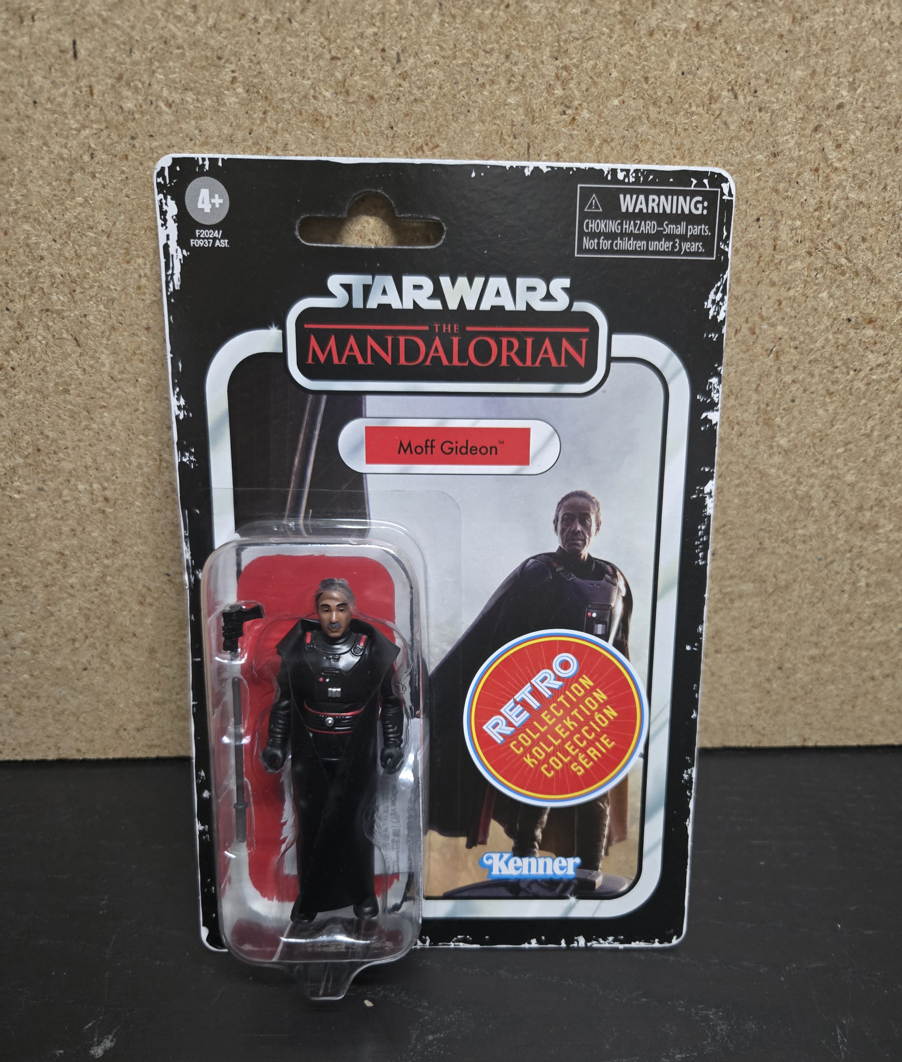 Star Wars The Mandalorian Retro Moff Gideon Action Figure 3.75-inch 
