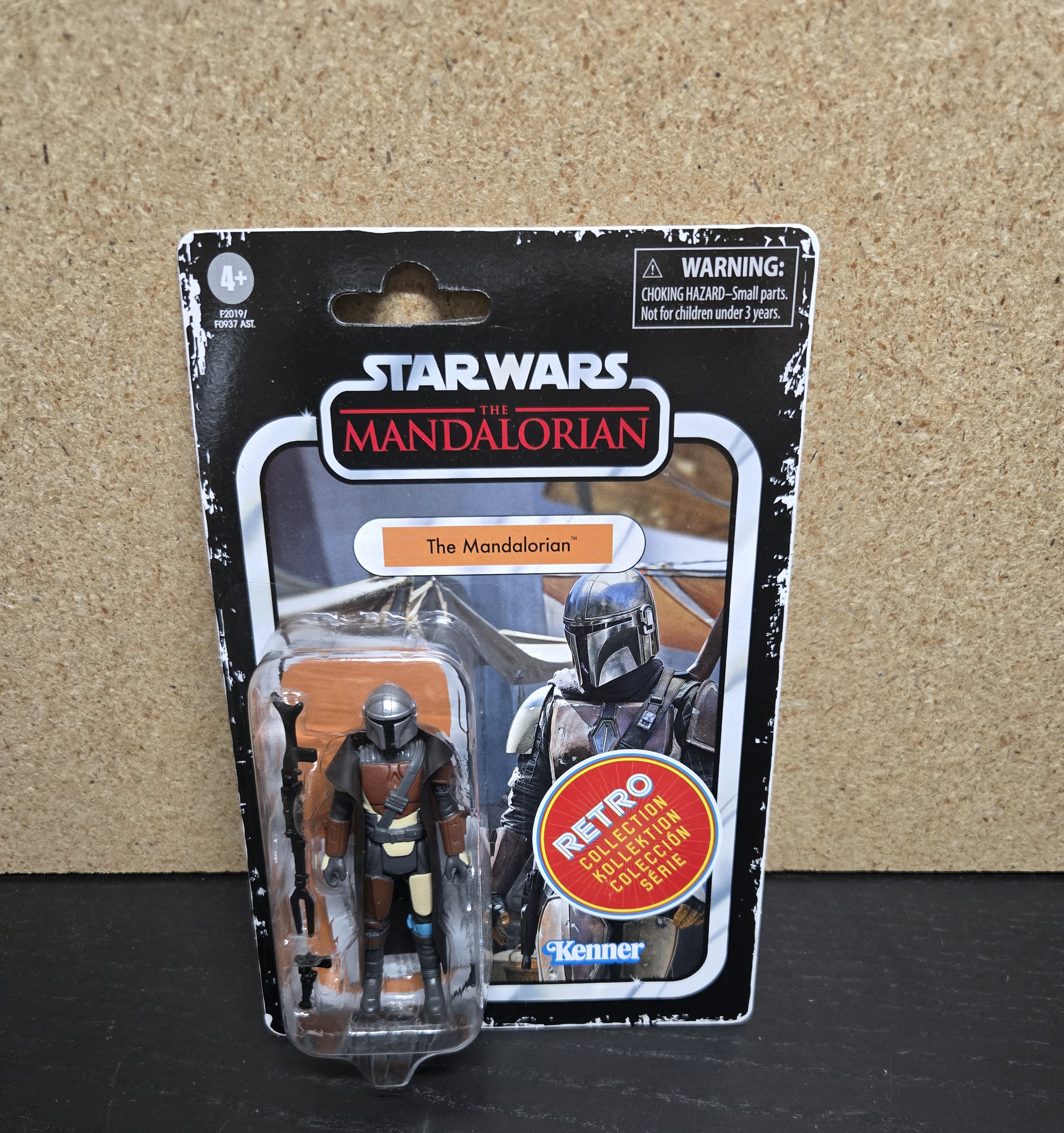 Star Wars The Mandalorian Retro Action Figure 3.75-inch 